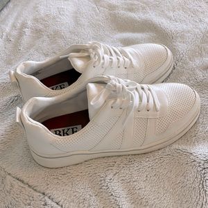 White BKE esanti perforated sneakers. Size 8